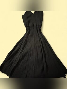 a new day Black Pleated V-Neck Maxi Dress